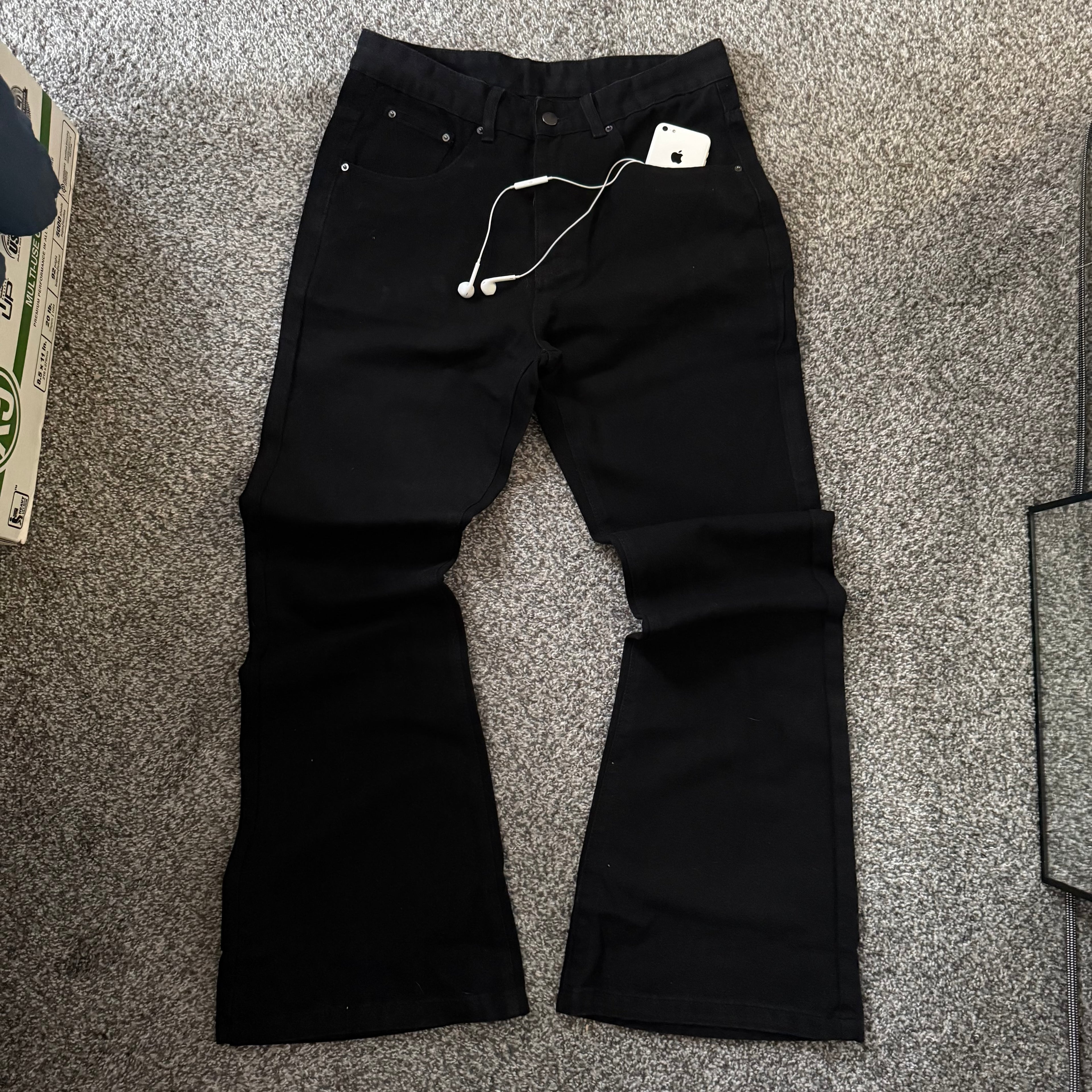 “lost” flare jeans